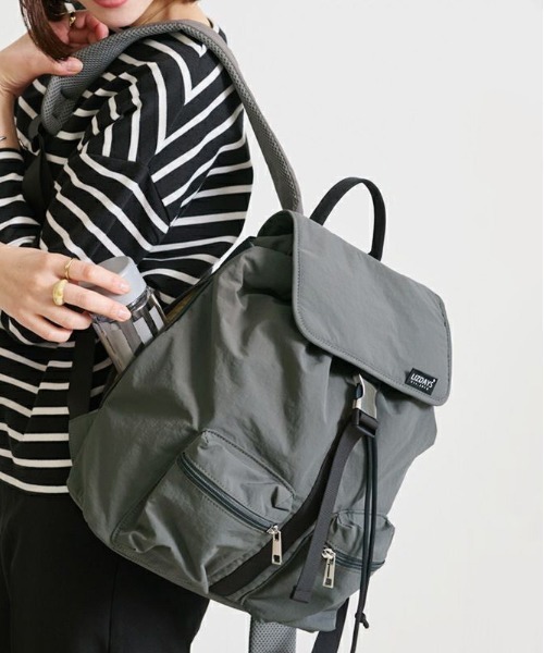 LIZDAYS(リズデイズ)の「Kacchirin ruck sack(バックパック/リュック・レディース・ベージュ/ダークグレー/カーキ系/ブルーグレー/ブラック/サーモンピンク・FREE)」の12枚目の写真