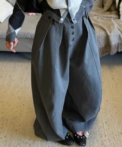 CELENA BEATS（セレナビーツ）の「ピンストライプ バルーン ワイド スラックス パンツ（スラックス・メンズ・グレー・S/L/M）」の4枚目の写真