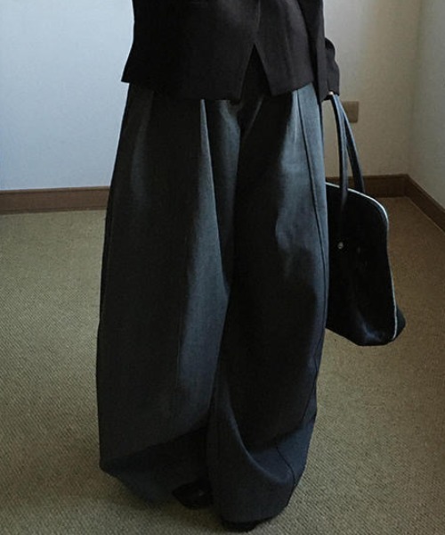 CELENA BEATS（セレナビーツ）の「ピンストライプ バルーン ワイド スラックス パンツ（スラックス・メンズ・グレー・S/L/M）」の5枚目の写真