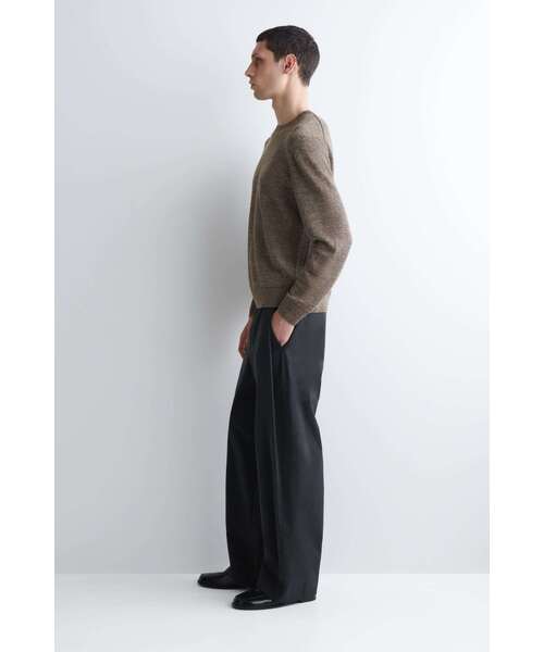 COS(コス)の「ニットリネンクルーネックセーター(ニット/セーター・メンズ・ブラウン/ベージュ系その他・XL/M/L/XS/S)」の4枚目の写真