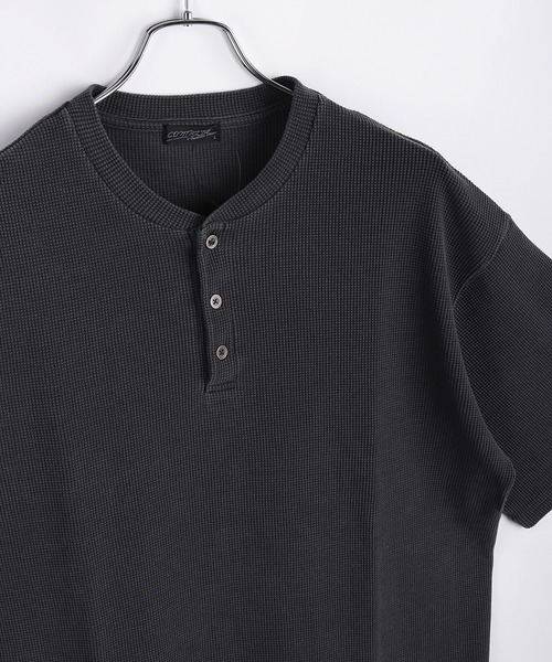 WESTSEA(ウエストシー)の「ピグメント加工 ワッフル ヘンリーネックTシャツ サーマル 半袖 ワイドシルエット(Tシャツ/カットソー・メンズ・ブラック系その他2/ブラック/ブラック系その他・L/M)」の1枚目の写真