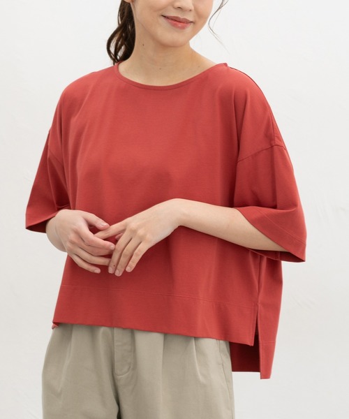 Honeys(ハニーズ)の「【ハニさら・接触冷感・UVカット・遮熱】ショート丈ゆるTシャツ(Tシャツ/カットソー・レディース・オレンジ/ブラック/オフホワイト/ブルー・F)」の4枚目の写真