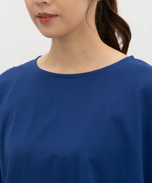 Honeys(ハニーズ)の「【ハニさら・接触冷感・UVカット・遮熱】ショート丈ゆるTシャツ(Tシャツ/カットソー・レディース・オレンジ/ブラック/オフホワイト/ブルー・F)」の18枚目の写真