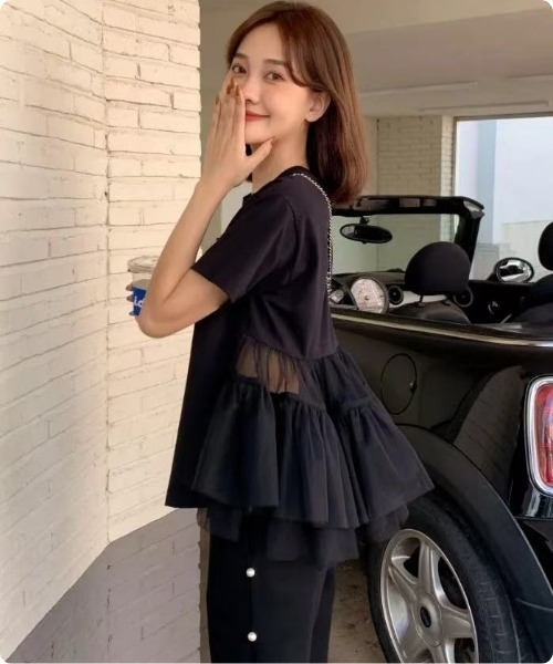 I.O.E（アイオイ）の「[韓国トレンド] チュールフリル切り替えTシャツ（Tシャツ/カットソー・レディース・ホワイト/ブラック・FREE）」の3枚目の写真