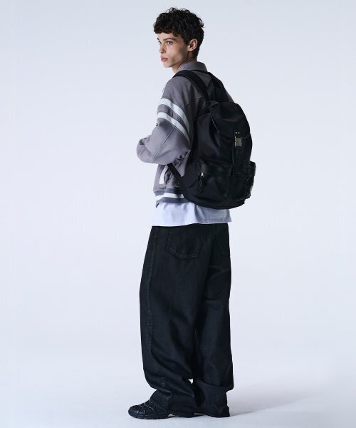 MAISON MINED(メゾンミネド)の「FLAP TWO POCKET BACKPACK(バックパック/リュック・レディース・その他・FREE)」の2枚目の写真