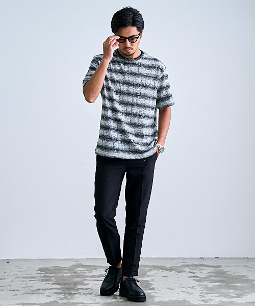 BENUSTA(ベヌスタ)の「『BENUSTA/ベヌスタ』グラデボーダー半袖ニット【GC】(Tシャツ/カットソー・メンズ・ブラック×グレー/ホワイト×ブラック・L/M)」の5枚目の写真
