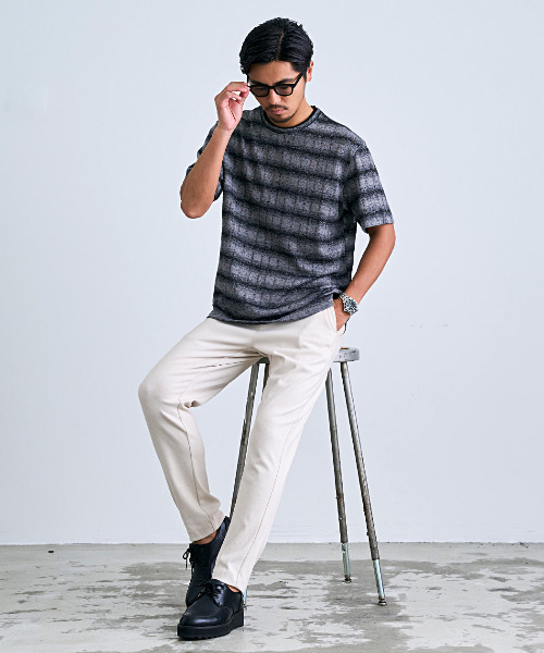 BENUSTA(ベヌスタ)の「『BENUSTA/ベヌスタ』グラデボーダー半袖ニット【GC】(Tシャツ/カットソー・メンズ・ブラック×グレー/ホワイト×ブラック・L/M)」の8枚目の写真