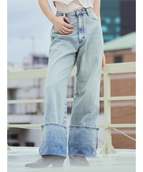 CALNAMUR(カルナムール)の「【Wrangler】デニムパンツ(デニムパンツ・レディース・ブルー/ライトブルー・X-SMALL/MEDIUM/SMALL)」の1枚目の写真