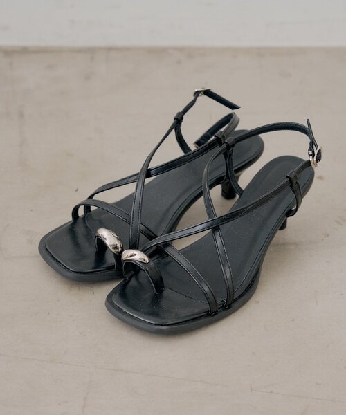 Chico(チコ)の「【SALON by Chico】メタルトングナローヒールミュール(サンダル・レディース・ブラック/アイボリー・LARGE/MEDIUM/SMALL)」の17枚目の写真