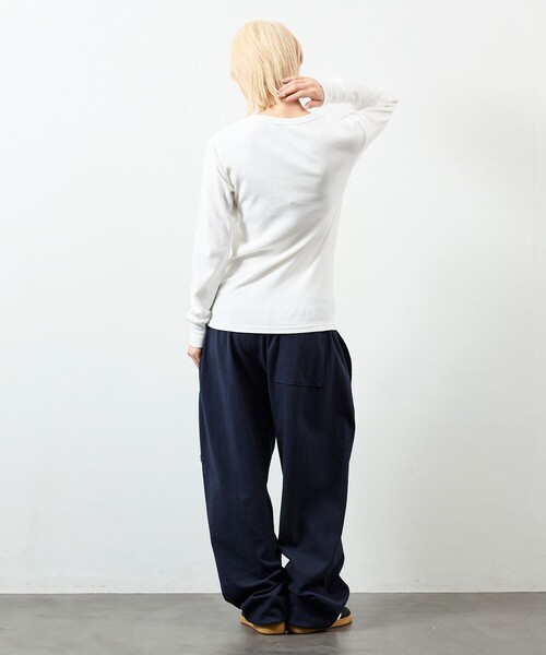 NAUTICA(ノーティカ)の「NAUTICA/ノーティカ Essentials タイトフィット L/S クルーネックTシャツ(Tシャツ/カットソー・メンズ・ホワイト/ブラック/チャコールグレー/グレー・SMALL/MEDIUM/LARGE)」の15枚目の写真