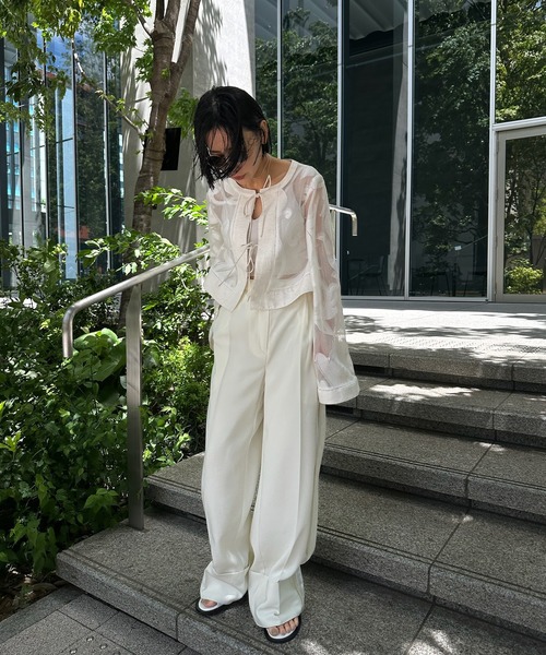 Ameri(アメリ)の「MEDI SHEER DAMASK JACQUARD BLOUSE(シャツ/ブラウス・レディース・ブラック/オフホワイト・FREE)」の17枚目の写真