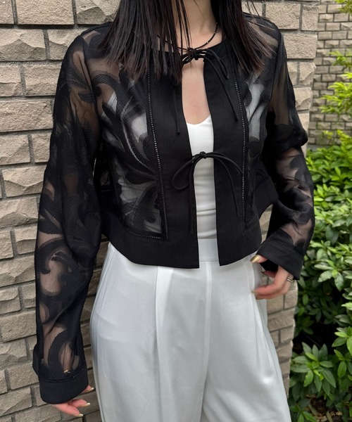 Ameri(アメリ)の「MEDI SHEER DAMASK JACQUARD BLOUSE(シャツ/ブラウス・レディース・ブラック/オフホワイト・FREE)」の22枚目の写真