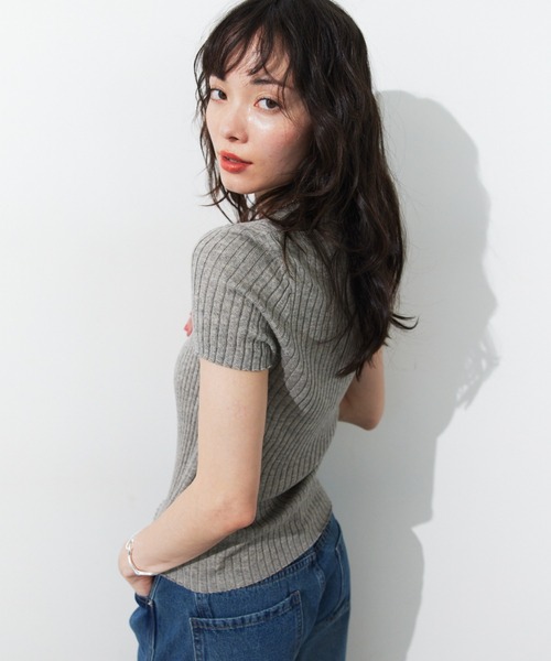 HANNE（アン）の「ヘンリーネックリブニット（ニット/セーター・レディース・グレー/ブラック・FREE）」の9枚目の写真