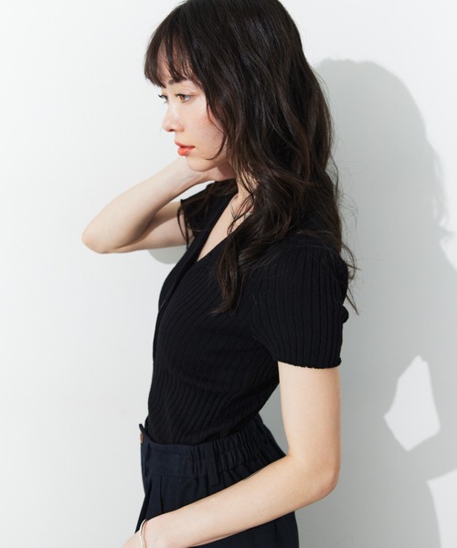 HANNE（アン）の「ヘンリーネックリブニット（ニット/セーター・レディース・グレー/ブラック・FREE）」の5枚目の写真