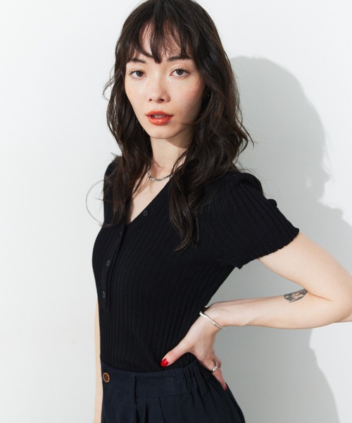 HANNE（アン）の「ヘンリーネックリブニット（ニット/セーター・レディース・グレー/ブラック・FREE）」の6枚目の写真