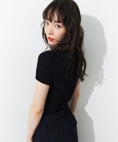 HANNE（アン）の「ヘンリーネックリブニット（ニット/セーター・レディース・グレー/ブラック・FREE）」の3枚目の写真