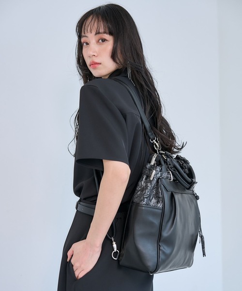 HARE（ハレ）の「2WAYジャガードキリカエベルトリュック/トートバッグ(HARE)（バックパック/リュック・レディース・ブラック・FREE）」の2枚目の写真