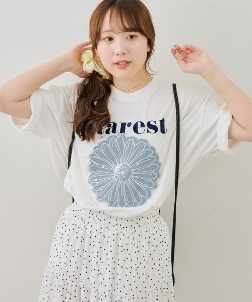 Another Branch olive des olive(アナザーブランチオリーブデオリーブ)の「お花×ラインストーンBIGTシャツ(Tシャツ/カットソー・レディース・ホワイト系その他/オフホワイト/スミクロ/ブラック系その他・FREE)」の1枚目の写真