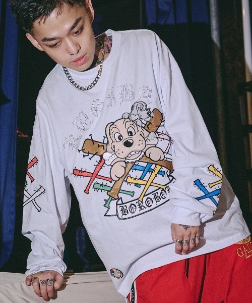 GALFY（ガルフィー）の「A'GEM/9 × .kom 『GALFY/ガルフィー』釘バットHERTS長袖Tシャツ（Tシャツ/カットソー・メンズ・ホワイト/ブラック/カモフラージュ・L）」の2枚目の写真