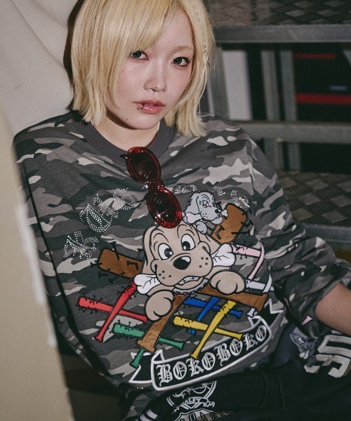 GALFY（ガルフィー）の「A'GEM/9 × .kom 『GALFY/ガルフィー』釘バットHERTS長袖Tシャツ（Tシャツ/カットソー・メンズ・ホワイト/ブラック/カモフラージュ・L）」の3枚目の写真