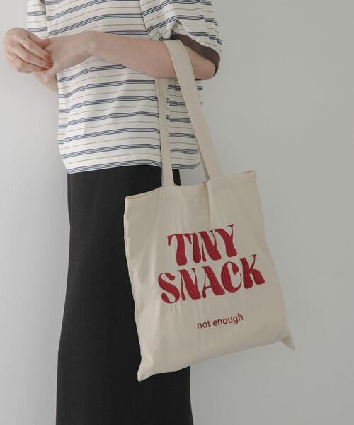 URBAN RESEARCH Sonny Label(アーバンリサーチサニーレーベル)の「ナイロン刺繍トートバッグ(トートバッグ・レディース・ブラウン/オフホワイト/ブルー・ONE)」の4枚目の写真