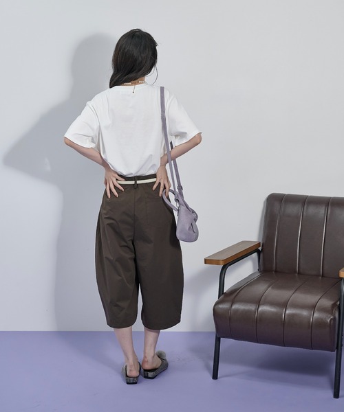 THE YOn（ザヨン）の「タッククロップドカーブパンツ（その他パンツ・レディース・ブラック/アイボリー/ブラウン・S/M）」の11枚目の写真