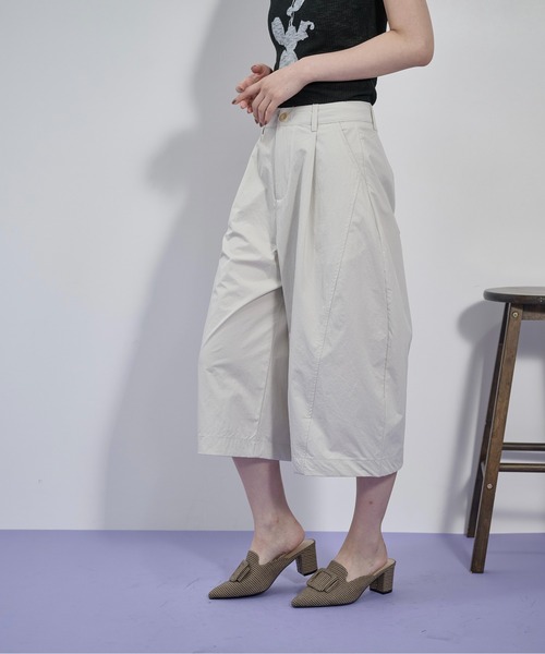 THE YOn（ザヨン）の「タッククロップドカーブパンツ（その他パンツ・レディース・ブラック/アイボリー/ブラウン・S/M）」の20枚目の写真