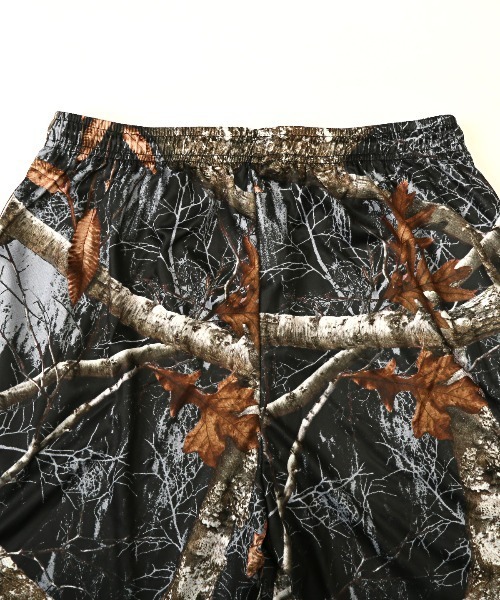 LUXSTYLE(ラグスタイル)の「メッシュ素材リアルツリーショートパンツ(その他パンツ・メンズ・ブラック/グレー・M/L)」の4枚目の写真