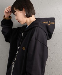 【WEB先行予約】[FRED PERRY/フレッドペリー] 別注 フードロゴ刺繍 スウェットジップパーカー