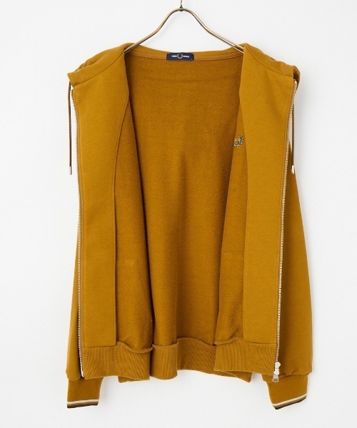 FRED PERRY（フレッドペリー）の「【WEB先行予約】[FRED PERRY/フレッドペリー] 別注 フードロゴ刺繍 スウェットジップパーカー（パーカー・レディース・ブラック/キャメル・L/M/S/XL）」の21枚目の写真