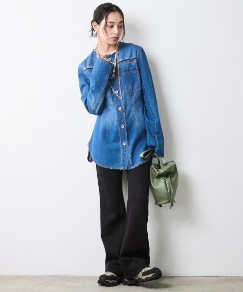 CHIC STYLE(シックスタイル)の「綿100%ノーカラーデニムシャツ<大きいサイズ有>シックスタイル(シャツ/ブラウス・レディース・ブルー系・5L/4L/3L/LL/L/M)」の3枚目の写真