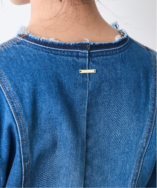 CHIC STYLE(シックスタイル)の「綿100%ノーカラーデニムシャツ<大きいサイズ有>シックスタイル(シャツ/ブラウス・レディース・ブルー系・5L/4L/3L/LL/L/M)」の15枚目の写真