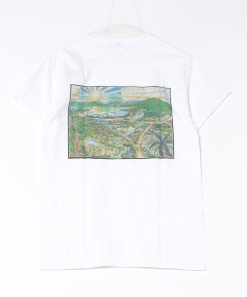 URBAN ISLAND SOCIETY(アーバンアイランドソサエティ)の「【アートTシャツ】ショートスリーブ 「ROYAL BEACH」 by Sakuma Art / URBAN ISLAND SOCIETY(アーバンアイランドソサエティ)(Tシャツ/カットソー・メンズ・ホワイト・X-LARGE/LARGE/MEDIUM/SMALL)」の2枚目の写真