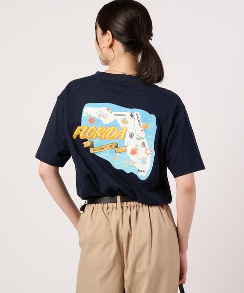Arnold Palmer(アーノルドパーマー)の「シェア アロハモチーフ Tシャツ(Tシャツ/カットソー・レディース・ホワイト/ネイビー/レッド・L/M/S/LL/XS)」の14枚目の写真