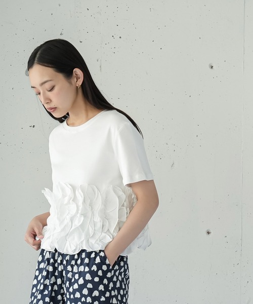 mili an deni(ミリアンデニ)の「裾ウェーブフリルTシャツ(Tシャツ/カットソー・レディース・オフホワイト/ブラック・M)」の14枚目の写真