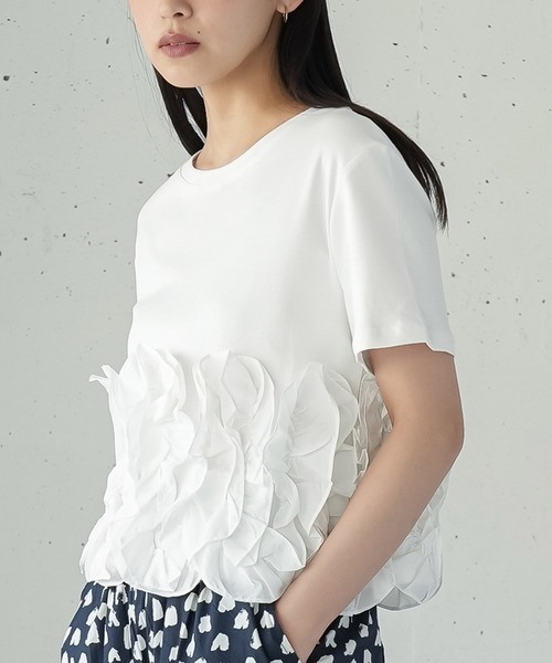 mili an deni(ミリアンデニ)の「裾ウェーブフリルTシャツ(Tシャツ/カットソー・レディース・オフホワイト/ブラック・M)」の6枚目の写真