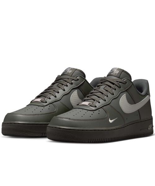 NIKE(ナイキ)の「ナイキ エア フォース 1 '07 メンズシューズ / Nike Air Force 1 '07 Men's Shoes IV5732-001 Newsprint(スニーカー・メンズ・ダークグレー・26/25.5/30/28/27.5/27/26.5/29.5/29/25/24.5/24/28.5)」の7枚目の写真
