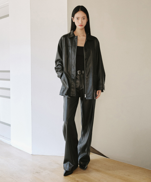 LEFTSEOUL（レフトソウル）の「シンセティックソフトレザーオーバーサイズパンツ[ブラック]（その他パンツ・レディース・ブラック・SMALL/MEDIUM）」の3枚目の写真