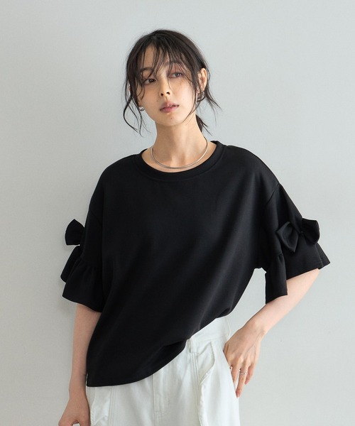 &. NOSTALGIA(アンドドットノスタルジア)の「袖リボンプルオーバー(Tシャツ/カットソー・レディース・ホワイト/ブラック・M)」の2枚目の写真