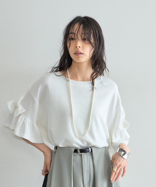&. NOSTALGIA(アンドドットノスタルジア)の「袖リボンプルオーバー(Tシャツ/カットソー・レディース・ホワイト/ブラック・M)」の4枚目の写真