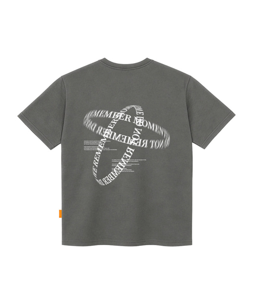 LLAMO（エラモ）の「リメンバー 半袖Tシャツ 男女共用 ビッグサイズ（Tシャツ/カットソー・メンズ・ホワイト/チャコールグレー/ブラック/グレー・SMALL/MEDIUM/LARGE/X-LARGE/2XL/4XL/3XL）」の6枚目の写真