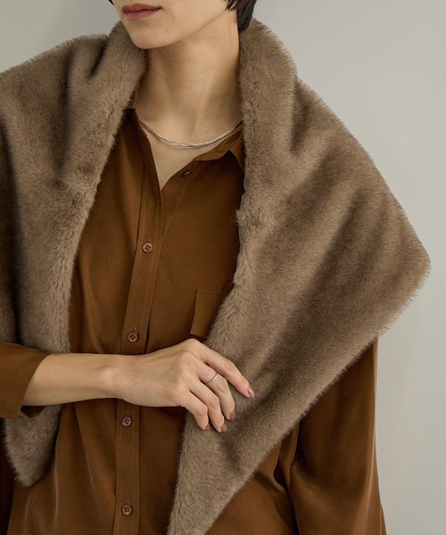 SALON adam et rope'(サロン アダム エ ロペ)の「フェイクミンクファースカーフ(ストール)(バンダナ/スカーフ・レディース・チャコールグレー/ブラウン・FREE)」の10枚目の写真