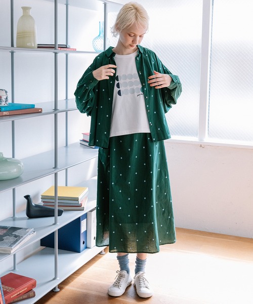 POU DOU DOU(プードゥドゥ)の「ドットボーダープリントトップス(Tシャツ/カットソー・レディース・ネイビー/オフホワイト/グリーン・3)」の10枚目の写真