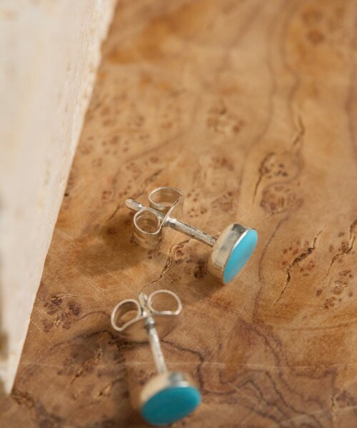 ear PAPILLONNER(イアパピヨネ)の「《スターリングシルバー使用》枠無しプチターコイズピアス(ピアス(両耳用)・レディース・ブルー系その他/ブルー系その他4/ブルー系その他2・FREE)」の14枚目の写真