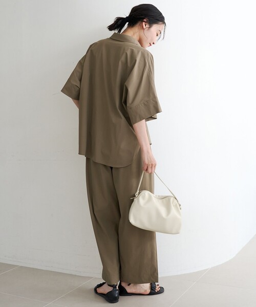 RONEL(ロネル)の「【RONEL/セットアイテム】(接触冷感/撥水/防シワ/2wayストレッチ)ドルマンブラウス タックイージーワイドパンツセット(サロペット/オーバーオール・レディース・ベージュ/ダークブラウン・L/M/S)」の5枚目の写真
