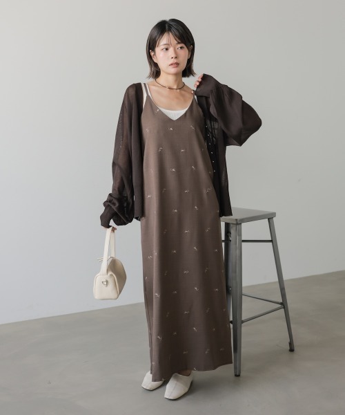 Bab(バブ)の「フラワー刺繍バックリボンキャミワンピース(ワンピース・レディース・グレー/ベージュ/ブラウン・M)」の21枚目の写真
