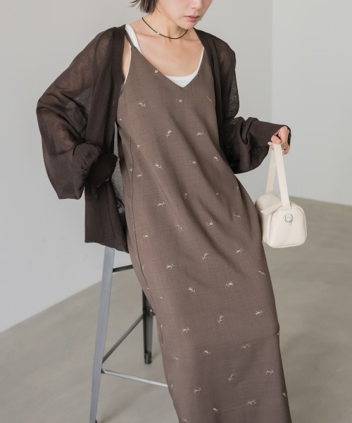 Bab(バブ)の「フラワー刺繍バックリボンキャミワンピース(ワンピース・レディース・グレー/ベージュ/ブラウン・M)」の18枚目の写真