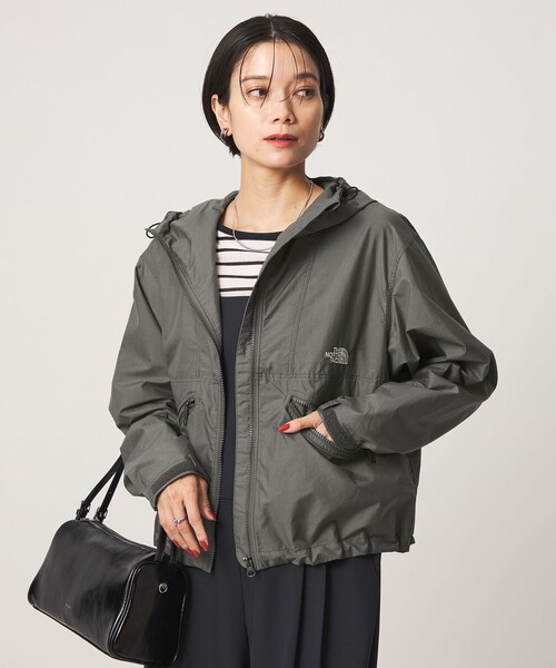 THE NORTH FACE(ザノースフェイス)の「【WEB限定】<THE NORTH FACE>ショート コンパクトジャケット(マウンテンパーカー・レディース・ベージュ/ブラック/グレー系・L/M)」の5枚目の写真