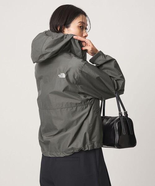 THE NORTH FACE(ザノースフェイス)の「【WEB限定】<THE NORTH FACE>ショート コンパクトジャケット(マウンテンパーカー・レディース・ベージュ/ブラック/グレー系・L/M)」の6枚目の写真