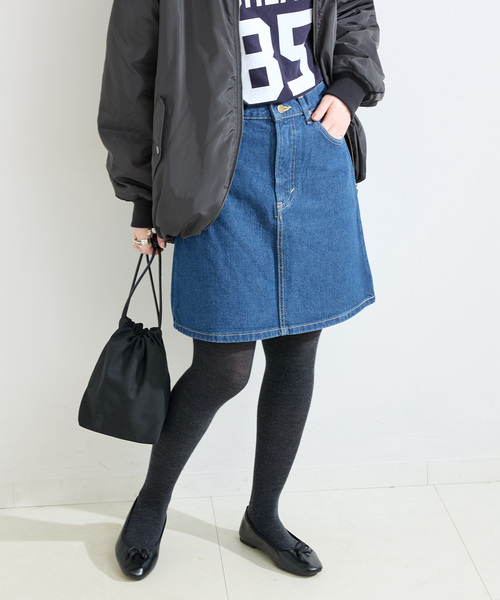 Lee(リー)の「【WEB+一部店舗限定】ウォッシャブル / Lee / リー MINI SKIRT(デニムスカート・レディース・ネイビー/ライトブルー・SMALL/MEDIUM)」の2枚目の写真